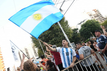 Buenos Aires, Argentina.- In the photo of January 20, 2024, residents of Avellaneda protest against the DNU (Decree of Necessity and Urgency) and the Omnibus Law promoted by the government of Javier Milei. Under the slogan "the union and commitment of the citizens is indispensable to stop this outrage to the Homeland", the protest was driven by social, political, cultural, trade union organizations, among others, led by the mayor of Avellaneda, Jorge Ferraresi. With a previous meeting in the municipal amphitheatre of the Dominican Park, references of 15 tables in the district were those that promoted this initiative.