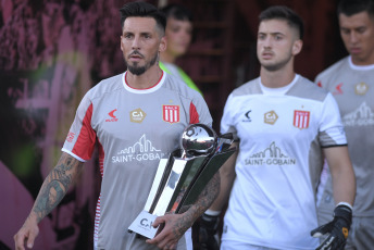 Buenos Aires, Argentina.- In the photos taken on January 25, 2024, during the match between Estudiantes and Argentino de Monte Maíz, for the Argentine Cup at the Néstor Díaz Pérez Stadium in Lanús. Estudiantes beat Argentino de Monte Maíz 2-0 in the 32nd round of the Argentine Cup. Pincha's goals were scored by Javier Correa at 20 minutes into the initial stage and Mauro Méndez at 41'.