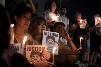 Buenos Aires, Argentina.- In the photo taken on January 18, 2024, Fernando's parents, Graciela Sosa and her husband, Silvino Báez, during a gathering and interfaith mass on the steps of the Law School of the University of Buenos Aires (UBA)where they remembered their son Fernando Báez Sosa (18), the young man who was beaten to death four years ago outside a disco club in Villa Gesell by a group of rugbiers.