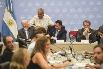 Buenos Aires, Argentina.- En las fotos tomadas el 17 de enero del 2024, el plenario de comisiones de la Cámara de Diputados realiza una nueva jornada de debate del proyecto de ley de "Bases y Puntos de Partida para la Libertad de los Argentinos", impulsado por el Poder Ejecutivo, en lo que será el sexto encuentro, luego de que ayer debatieron la norma organizaciones no gubernamentales, organismos de Derechos Humanos, entidades empresarias y sectores de la sociedad civil.