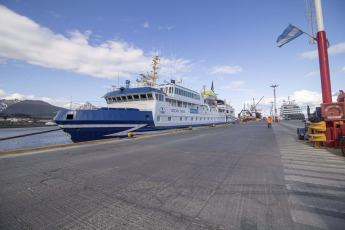 Ushuaia, Argentina.- The port of the city of Ushuaia (photo), in Tierra del Fuego, and that of the city of Buenos Aires compete with that of Rio de Janeiro, in Brazil, to become the best in South America in a survey organized by a specialized site of the activity.