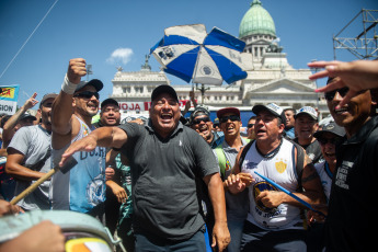 Buenos Aires, Argentina.- In the photos taken on January 24, 2024, protesters at Plaza Congreso, with partial cuts to traffic, within the framework of the strike and mobilization called by the CGT. Argentina is experiencing its first general strike since 2019, called by the country's main union center, against the extensive reforms promoted by the government of libertarian Javier Milei.