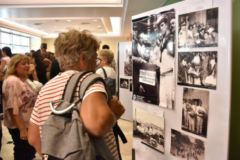 San Juan, Argentina.- En las fotos tomadas el 15 de enero del 2024, durante la inauguración de la muestra documental, fotográfica, hemerográfica, audiovisual, bibliográfica, museológica y vivencial en conmemoración del 80 aniversario del terremoto de 1944 que marcó la historia de la provincia de San Juan.