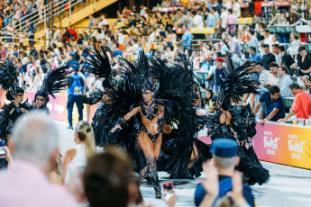 Gualeguaychú- En la foto tomada el 6 de enero de 2024, el famoso carnaval de Gualeguaychú en Entre Ríos. El Gobernador de Entre Ríos, Rogelio Frigerio, junto al intendente local Mauricio Davico inauguraron este sábado el carnaval de Gualeguaychú. “Hay que apoyar el Carnaval porque es parte de nuestra cultura y genera trabajo genuino y de calidad durante todo el año”, destacó Frigerio.