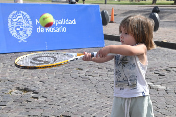 Rosario, Argentina.- In the photo taken on January 21, 2024, tennis fans of all ages participated in a recreational festival in Rosario as an activity prior to the Davis Cup series to be played by Argentina and Kazakhstan on February 3 and 4 at the local Jockey Club.