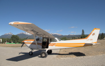 Chubut Aires, Argentina.- In the photo taken on January 23, 2024, the mountain flight is one of the most promoted and sought after activities within the adventure tourism that takes place in the town of Trevelin, located in the province of Chubut, declared ''National Capital of the Bush Flight and Mountain of Argentina', where on 27 and 28 January an international event will take place to compete in this type of discipline.