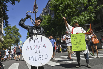 Buenos Aires, Argentina.- In the photos taken on January 24, 2024, protesters at Plaza Congreso, with partial cuts to traffic, within the framework of the strike and mobilization called by the CGT. Argentina is experiencing its first general strike since 2019, called by the country's main union center, against the extensive reforms promoted by the government of libertarian Javier Milei.