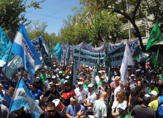 Mendoza, Argentina.- In the photo taken on January 24, 2024, a massive mobilization took place today in the city of Mendoza, capital of the homonymous province, in the framework of the national strike called by the CGT against the decree of necessity and urgency (DNU) and the draft law "Bases" promoted by the Government of Javier Milei.