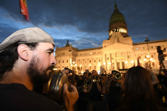 Buenos Aires.- In the photo taken on January 10, 2024, different sectors of culture convened in the Plaza del Congreso, with a so-called "Musicazo" to warn about the negative impact on the sector of the amendments included in the reform law, given that "it includes the disfinancing of the National Institute of Music (INaMu) and the elimination of the National Arts Fund (FNA)".