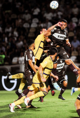 Buenos Aires, Argentina.- En las fotografías tomadas el 27 de enero de 2024 se ven escenas del partido Boca - Platense que terminó 0 a 0 en el estadio Ciudad de Vicente López.. El encuentro ofició como el debut de Diego Martínez al mando de la Dirección Técnica de Boca Juniors.  En el primer tiempo le anularon un gol a Ronaldo Martínez, de Platense.