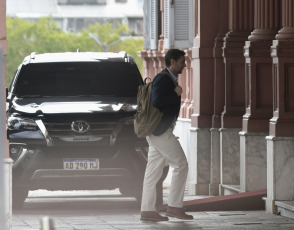 Buenos Aires, Argentina.- En las fotos tomadas el 4 de enero del 2024, Silvestre Sívori, Agencia Federal de Inteligencia (AFI). El presidente Javier Milei encabeza en la Casa Rosada una nueva reunión de gabinete, que tiene en agenda el análisis de temas de la gestión del gobierno; la puesta en vigencia del decreto de necesidad y urgencia (DNU) 70/23, que promueve reformas económicas y políticas; y el avance de los proyectos de ley que serán abordados durante el período de sesiones extraordinarias.