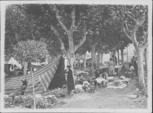 San Juan- En la foto de archivo, escenas del terremoto. Leé: Una muestra conmemorará el 80° aniversario del terremoto de 1944 El terremoto del 15 de enero de 1944 fue la mayor tragedia que recuerda el pueblo argentino. Estiman cerca miles de muertos, de una cifra aún mayor de heridos (datos aun inciertos), y de la destrucción casi total de una ciudad. Los efectos llegaron también a Córdoba, La Rioja, Mendoza y San Luis. En realidad, las consecuencias del sismo fueron desproporcionadas comparándolas con su intensidad. Fueron segundos interminables. El movimiento telúrico fue a las 20.49 horas y alcanzó 7,4 grados de magnitud en Escala Richter y una intensidad máxima de IX grados en la Escala Mercalli modificada. El epicentro se ubicó a 20 kilómetros al norte de la ciudad de San Juan, en las proximidades de la localidad de La Laja, en el departamento Albardón.