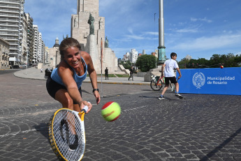 Rosario, Argentina.- In the photo taken on January 21, 2024, tennis fans of all ages participated in a recreational festival in Rosario as an activity prior to the Davis Cup series to be played by Argentina and Kazakhstan on February 3 and 4 at the local Jockey Club.