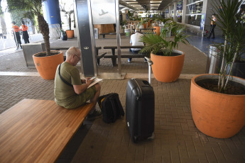 Buenos Aires, Argentina.- En las fotos tomadas el 24 de enero del 2024, muestra el aeropuerto internacional de Ezeiza en el marco del Paro Nacional. Las empresas Aerolíneas Argentinas y Jetsmart cancelaron todos sus servicios, mientras que la "low cost" Flybondi informó que operará 60 vuelos desde el aeropuerto internacional de Ezeiza y canceló seis, como consecuencia del paro de 12 horas convocado por la CGT.