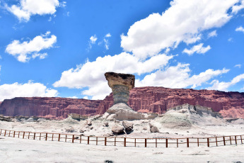 San Juan, Argentina.- In the photos taken on January 18, 2024, it shows the Ischigualasto Provincial Park, in the province of San Juan, called by the Diaguitas who passed through the place "Land where there is no life", which together forms to Talampaya National Park (La Rioja), the largest continental collection of fossils in the world, and a paradise for dinosaur enthusiasts.