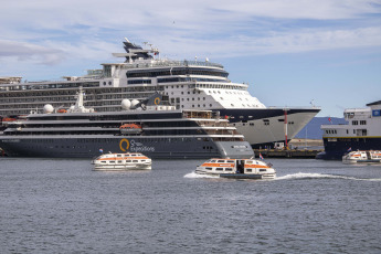 Ushuaia, Argentina.- The port of the city of Ushuaia (photo), in Tierra del Fuego, and that of the city of Buenos Aires compete with that of Rio de Janeiro, in Brazil, to become the best in South America in a survey organized by a specialized site of the activity.