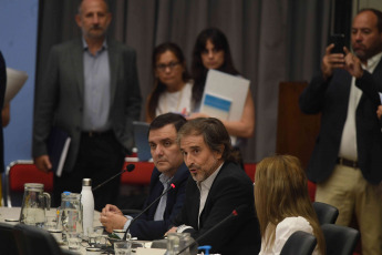 Buenos Aires, Argentina.- En las fotos tomadas el 17 de enero del 2024, el plenario de comisiones de la Cámara de Diputados realiza una nueva jornada de debate del proyecto de ley de "Bases y Puntos de Partida para la Libertad de los Argentinos", impulsado por el Poder Ejecutivo, en lo que será el sexto encuentro, luego de que ayer debatieron la norma organizaciones no gubernamentales, organismos de Derechos Humanos, entidades empresarias y sectores de la sociedad civil.