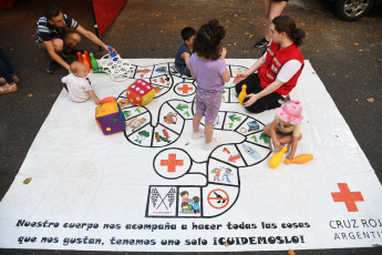 Buenos Aires- En la foto tomada el 6 de enero de 2024, la asociación civil Tierra, Techo y Trabajo realizó una jornada de festejo sobre la calle Padilla, entre Acevedo y Malabia, en el barrio porteño de Villa Crespo.