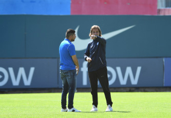 Buenos Aires.- In the photo taken on January 8, 2024, the San Lorenzo team resumed their pre-season training in Ciudad Deportiva on Monday, waiting for three players who have agreed their contract but have not yet formalized it: archer Facundo Altamirano and Colombians Carlos "La Roca" Sánchez and Jhohan Romaña. The team of Rubén Insua will leave tomorrow for Uruguay to begin the preseason.