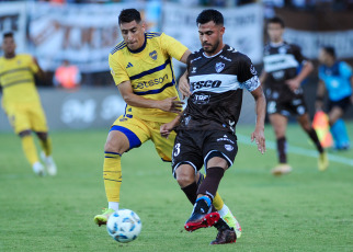 Buenos Aires, Argentina.- In the photographs taken on January 27, 2024, you can see scenes from the Boca - Platense match that ended 0 to 0 at the Ciudad de Vicente López stadium. The match served as the debut of Diego Martínez at the helm of the Technical Management of Boca Juniors. In the first half they disallowed a goal from Ronaldo Martínez, from Platense.