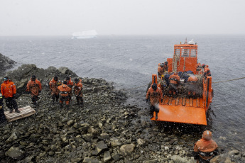 Antarctica, Argentina.- Photos taken on January 15, 2024 show the Argentine Esperanza base, the only Antarctic settlement where families winter. The Argentine Antarctic Institute (IAA) began this year, for the first time in its history, anthropological studies on human practice in Antarctica, thus expanding the institution's research area in Social Sciences.