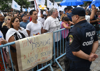 Córdoba.- In the photo taken on January 9, 2024, a mobilization of state unions in rejection of the dismissals of public workers in the province and the demand for 'immediate reinstatement' which, according to union data, particularly affects the health sector.