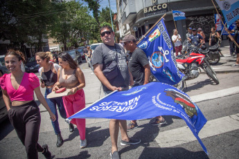 Mar del Plata, Argentina.- En la foto tomada el 24 de enero de 2024, paro y movilización en las calles de la ciudad balnearia de Mar del Plata rechazo al DNU y a la Ley Ómnibus del presidente Javier Milei.