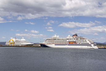 Ushuaia, Argentina.- The port of the city of Ushuaia (photo), in Tierra del Fuego, and that of the city of Buenos Aires compete with that of Rio de Janeiro, in Brazil, to become the best in South America in a survey organized by a specialized site of the activity.