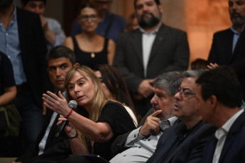 Buenos Aires, Argentina.- En las fotos tomadas el 22 de febrero del 2024, la Comisión Bicameral de Tratamiento Legislativo comenzó a deliberar para designar autoridades y acordar su esquema de trabajo, dado que debe tratar decretos de necesidad y urgencia (DNU) dictados por el Gobierno anterior y el DNU 70/2023 dictado por el presidente Javier Milei, que deroga y modifica leyes y propone, entre otras medidas, una reforma laboral.