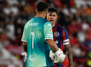 Buenos Aires, Argentina.- In the photograph taken on February 24, 2024 in the Autonomous City of Buenos Aires at the Tomás Adolfo Ducó Stadium, scenes from the match played between Huracán and San Lorenzo can be seen. The result of the match was 0 to 0, on date 7 of the Argentine Professional Football League.