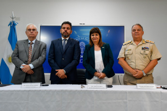 Buenos Aires, Argentina.- In photos taken on February 8, 2024, the Minister of Security, Patricia Bullrich (2nd right), presented the protocol for the use of firearms for federal forces, but for now it will only apply to the Naval Prefecture. At a press conference, the Minister of Security announced that the Naval Prefecture will be able to use all types of weapons to stop being in a "disadvantageous situation in river patrolling", as a first step towards the reestablishment of the general regulations that will soon apply to all members of the federal security forces.