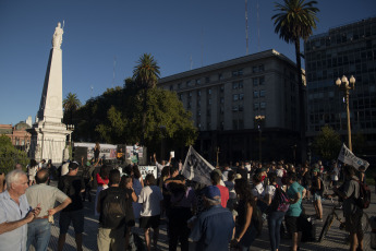 Buenos Aires, Argentina.- In the photos taken on February 20, 2024, a festival was held in the Plaza de Mayo in support of Julian Assange, who presented this Tuesday, at the High Court in London, what could be his last judicial appeal in the United Kingdom against his extradition to the United States, which accuses him of 18 crimes of espionage and computer piracy due to revelations on his WikiLeaks portal.