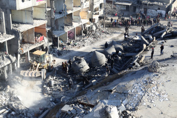 Gaza Strip, Palestine.- The photograph taken on February 24, 2024 shows a building destroyed in an Israeli airstrike in the city of Rafah, in the south of the Gaza Strip. At least eight Palestinians, including a child, were killed in an Israeli airstrike targeting a house in the city of Rafah, Palestinian medical sources confirmed on Saturday.