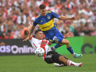 Buenos Aires, Argentina - In the photo taken on February 25, 2024, River and Boca tied 1-1 at the Más Monumental stadium on Sunday for the 7th date of the League Cup. The goals came in the second half, at the feet of Solari and Medina. Hot end in Núñez. With this result, Demichelis's team is at the top of Zone A with 13 points, equaling Independiente's line. Diego Martínez's team reached 10 points and are seventh in Zone B.