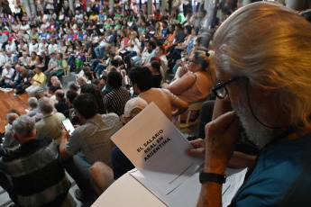 Buenos Aires, Argentina.- In the photos taken on February 15, 2024, the Front of State Unions (FSE), which represents twenty union organizations, held its first plenary session since its new formation, to analyze the labor situation and salary of companies in the sector, and announced a "national day of struggle", which will result in a couple of activities, for the "last week of February", union sources reported.