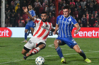 Córdoba, Argentina.- En la foto tomada el 25 de febrero de 2024, con goles de Altamira y Guillén, Godoy Cruz superó 2-0 a la Gloria y sacó más ventaja en la cima de la Zona B.