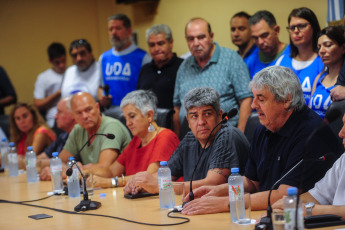 Buenos Aires, Argentina.- En las fotos tomadas el 28 de febrero del 2024, los gremios docentes nucleados en la Confederación General del Trabajo (CGT), anunciaron su decisión de ir a un nuevo paro nacional, el próximo lunes 4 de marzo, luego de que el Gobierno boicoteara la reunión por la paritaria nacional docente.