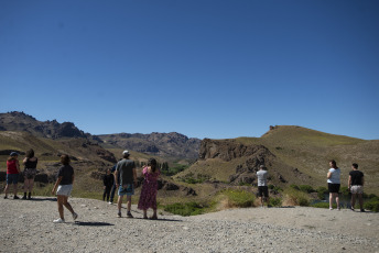 Río Negro, Argentina.- In the photos taken on February 1, 2024, it shows the tourist place of Villa Llanquín in Rio Negro, Argentina. The second half of January marked an increase in occupancy in the main tourist destinations in the province of Río Negro, where nearly 200,000 vacationers were received, who generated an impact of more than 46,000 million pesos (Argentine peso), according to reports officially.