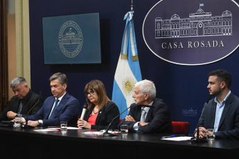 Chaco, Argentina.- In the photos taken on February 14, 2024, the Ministers of Security, Patricia Bullrich (center), and of Justice, Mariano Cúneo Libarona (2nd right), denounced at the Government House a trafficking network that operated through social plans in the province of Chaco. In a press conference they offered together with the governor of Chaco, Leandro Zdero, in the Conference Room of the Casa Rosada, the officials explained that the network that operated in the province was "commanded by a con who prostituted women in exchange for granting and manage their social plans.