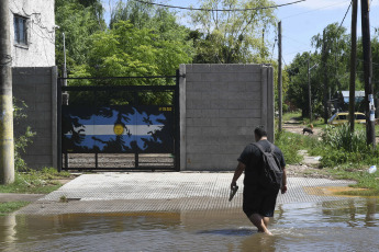 Buenos Aires, Argentina.- In the photos taken on February 13, 2024, it shows flooded streets after the Río de la Plata flooded. The Naval Hydrography Service (SHN) updated the alert for flooding of the Río de la Plata in the City of Buenos Aires and the coastal areas of the north and south of the Buenos Aires suburbs, where heights greater than 2.30 meters will be recorded, at the same time that another alert remains in force for the Atlantic coast, between Mar del Plata and San Clemente del Tuyú.