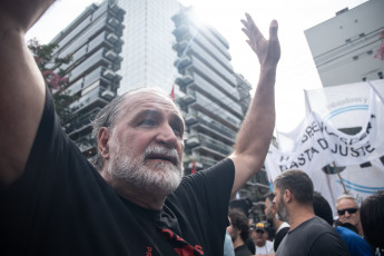 Buenos Aires, Argentina.- En las fotos tomadas el 23 de febrero del 2024, organizaciones sociales iniciaron una jornada nacional de protesta en reclamo de "alimentos". La nueva jornada de protesta, se realiza "con 500 cortes" de rutas en todo el país y en los accesos a la ciudad de Buenos Aires, para reclamar por asistencia alimentaria para comedores y merenderos comunitarios, entre otras demandas.