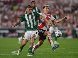 Buenos Aires, Argentina.- In the photos taken on February 18, 2024, during the River vs. Banfield, for Group B of the Copa de la Liga in the Monumental. River and Banfield played 1 to 1. Braian Galván and Pablo Solari marked the sides of the encounter.