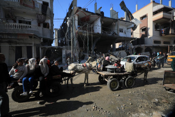 Gaza Strip, Palestine.- The photograph taken on February 24, 2024 shows a building destroyed in an Israeli airstrike in the city of Rafah, in the south of the Gaza Strip. At least eight Palestinians, including a child, were killed in an Israeli airstrike targeting a house in the city of Rafah, Palestinian medical sources confirmed on Saturday.