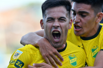 Buenos Aires, Argentina.- In the photos taken on February 14, 2024, Tigre faces Defensa y Justicia, in the continuity of zone B of the Professional Football League (LPF) Cup, at the José Dellagiovana stadium. Tigre lost 1-0 against Defensa y Justicia, with a goal from Nicolás "Uvita" Fernández 32 minutes into the second half. With this result, the "Halcón" reached 10 points in the tournament and was three behind the leader, Godoy Cruz.