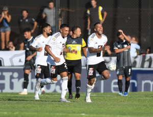 Buenos Aires, Argentina.- In the photos taken on February 19, 2024, Deportivo Riestra and Atlético Tucumán faced each other for the sixth date of the Professional League Cup (LPF) at the Bajo Flores club stadium. Deportivo Riestra achieved its historic first victory in the Professional League Cup by beating Atlético Tucumán 1-0, with the goal of its captain Milton Céliz, its rival, who has not yet won so far in the tournament.