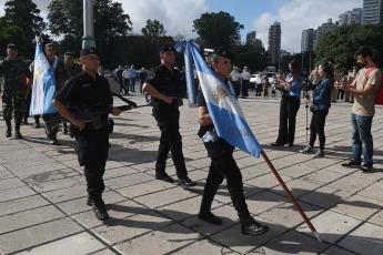 Rosario, Argentina.- In the photos taken on February 27, 2024, Mayor Pablo Javkin led the act of commemoration of the 212th anniversary of the first raising of the National Flag, raised for the first time in Rosario, on the banks of the Paraná River by General Manuel Belgrano.