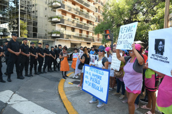 Buenos Aires, Argentina.- In the photos taken on February 28, 2024, the organizations that make up the Union of Workers of the Popular Economy (UTEP), protest in demand of the National Government for public policies to alleviate the food emergency derived from the economic crisis.