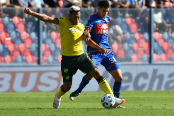 Buenos Aires, Argentina.- In the photos taken on February 14, 2024, Tigre faces Defensa y Justicia, in the continuity of zone B of the Professional Football League (LPF) Cup, at the José Dellagiovana stadium. Tigre lost 1-0 against Defensa y Justicia, with a goal from Nicolás "Uvita" Fernández 32 minutes into the second half. With this result, the "Halcón" reached 10 points in the tournament and was three behind the leader, Godoy Cruz.