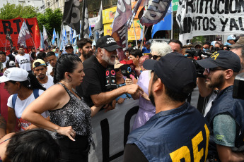 Buenos Aires, Argentina.- In the photos taken on February 8, 2024, a group of protesters, belonging to the social movements grouped in the Unidad Piquetera (UP), gather in Plaza Alsina in the Buenos Aires town of Avellaneda, with intentions to reach the Pueyrredón Bridge, to demand food assistance for the community kitchens.