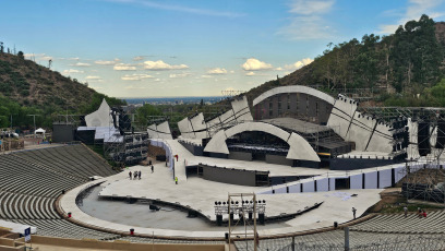 Mendoza, Argentina.- En las fotos tomadas el 28 de febrero del 2024, muestra el teatro griego Frank Romero Day, ubicado en la capital provincial. La Fiesta de la Vendimia comenzó en Mendoza con la ceremonia de la "Bendición de los frutos" en el departamento de Guaymallén. El sábado se hará la celebración central, denominada "Coronados de historia y futuro", que convoca a turistas y mendocinos en el teatro griego Frank Romero Day.